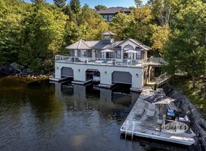 Exterior - 6 bed 5 bath cottage on Lake Muskoka (Port Carling)