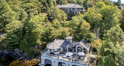 6 bed 5 bath cottage on Lake Muskoka