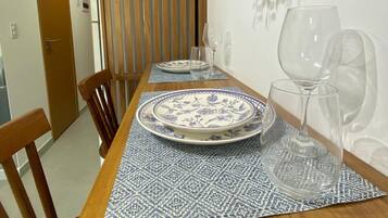 Estúdio superior, sacada | Área de estar | TV de tela plana