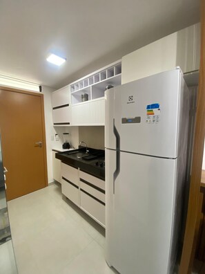 Studio Superior, ban công | Bếp riêng | Tủ lạnh, bếp nấu, dụng cụ nấu nướng/bát dĩa/dao nĩa 