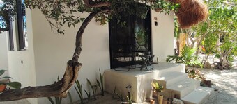 Charming studio in holbox, 1 block from the beach, Starlink Wifi, Kitchenette