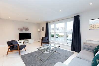 Stunning Central Windsor Town House