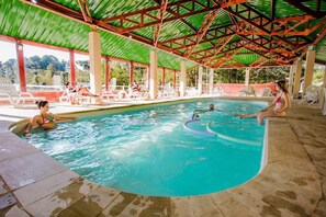 TV - Hotel Fazenda Floresta Negra (Camanducaia)