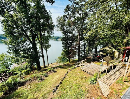 Logan Martin Lakefront Cabin