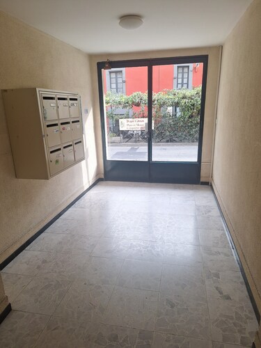 Central apartment with parking 