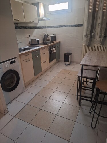 Appartement central avec parking 