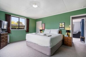 5 bedrooms, free WiFi - Holidays on Hampton - Whangamata (Whangamata)