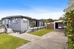 Exterior - Holidays on Hampton - Whangamata (Whangamata)