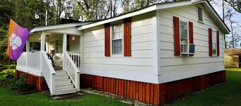Peaceful River House in Branchville