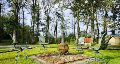 Peaceful River House in Branchville