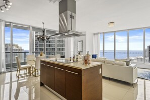 Interior - 2910 Icon · ★Breathtaking Ocean View Unit  Icon Brickell W★ (Miami)