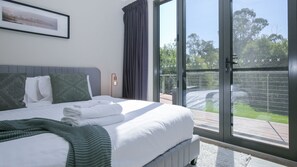 5 bedrooms, desk, iron/ironing board, free WiFi