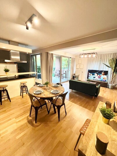 Chic one bedroom with parking&terrace