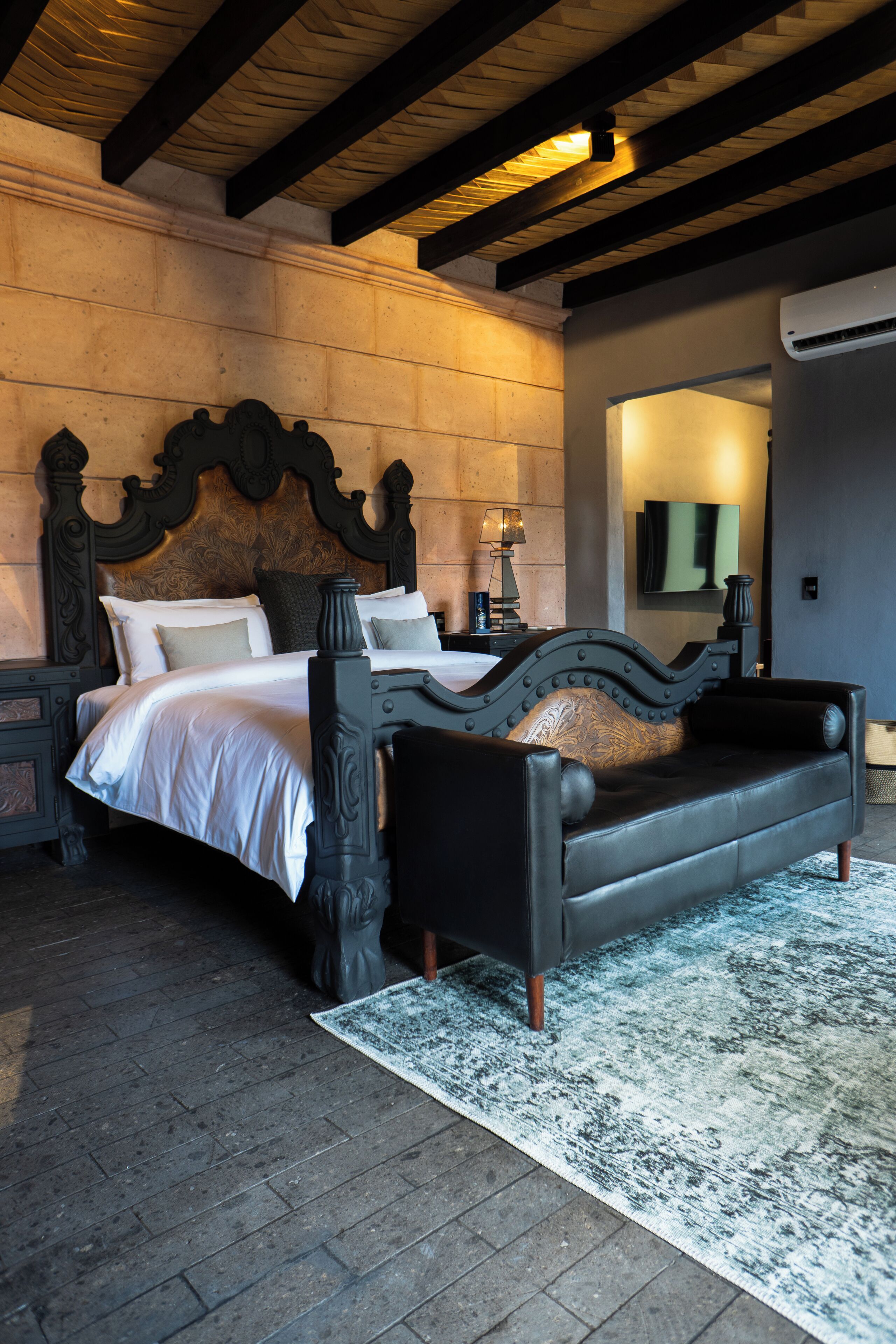 Presidential Suite, Hill View | Premium bedding, minibar, in-room safe, blackout drapes