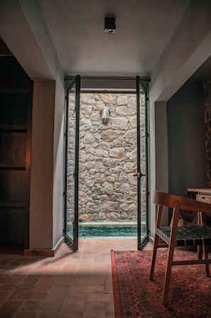 Elite Room