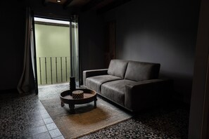 Gallery-Suite, Balkon, Blick auf den Innenhof | Wohnbereich