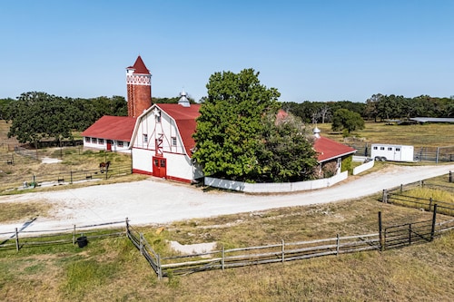 Charming Countryside Cottage