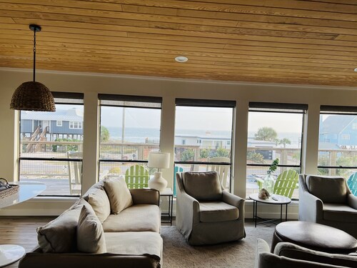 Good Vibes and Hi Tides • Gulf Views • Sleeps 8 • Dog Friendly