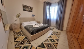 3 Schlafzimmer, BĂŒgeleisen/BĂŒgelbrett, WLAN, BettwĂ€sche