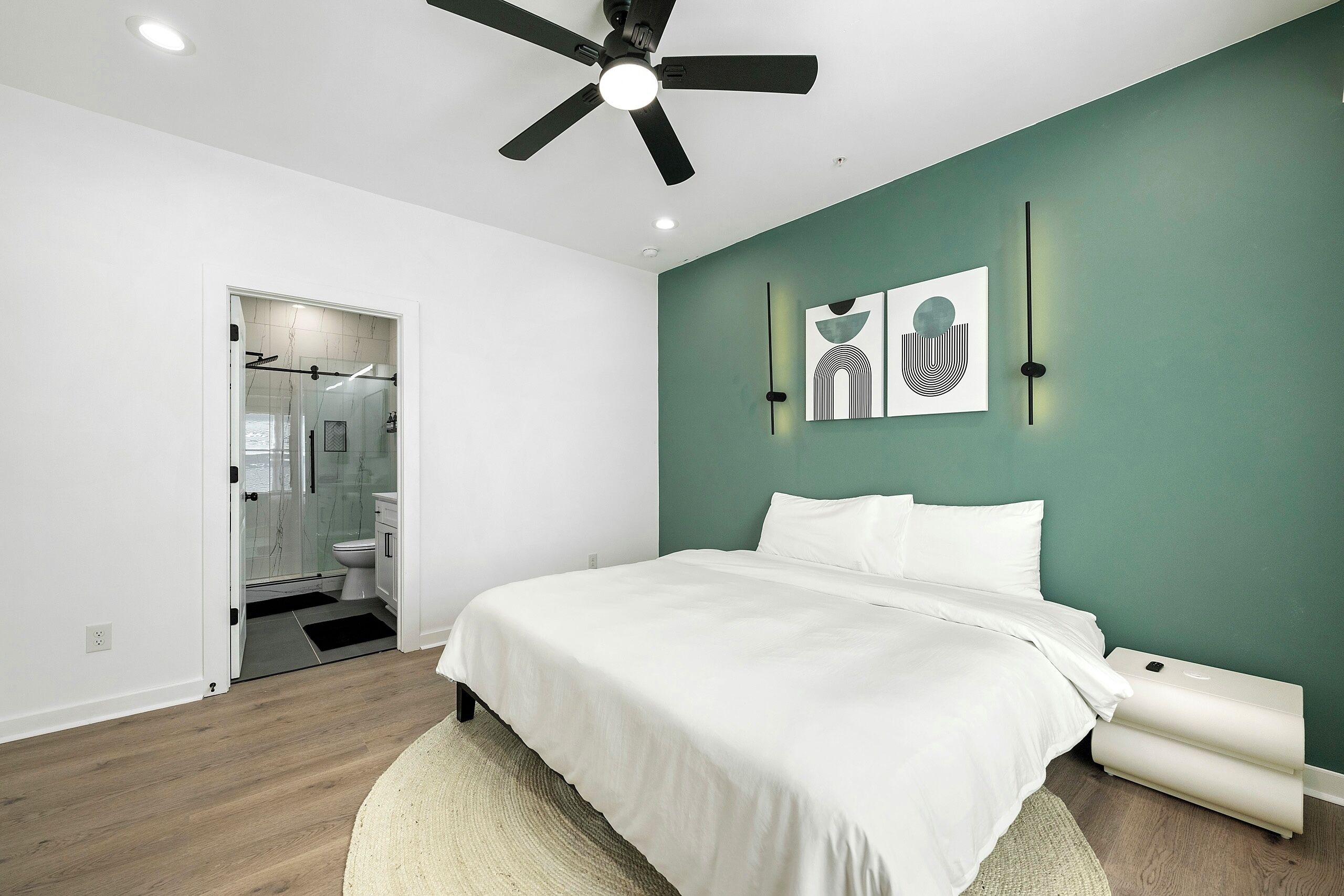 3 bedrooms, iron/ironing board, free WiFi, bed sheets