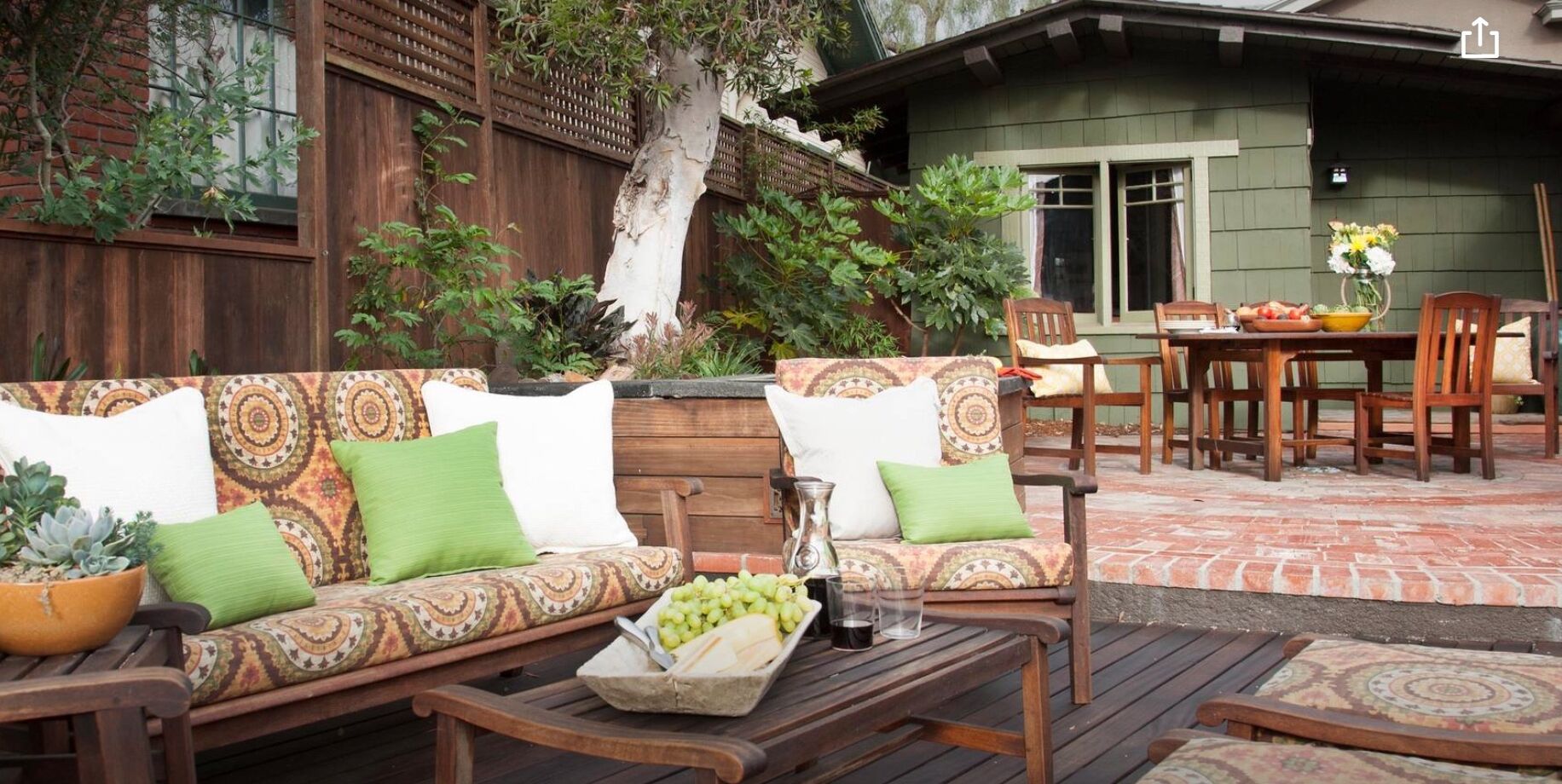 Outdoor dining