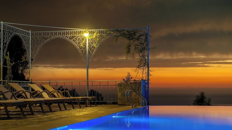 Roots Resort