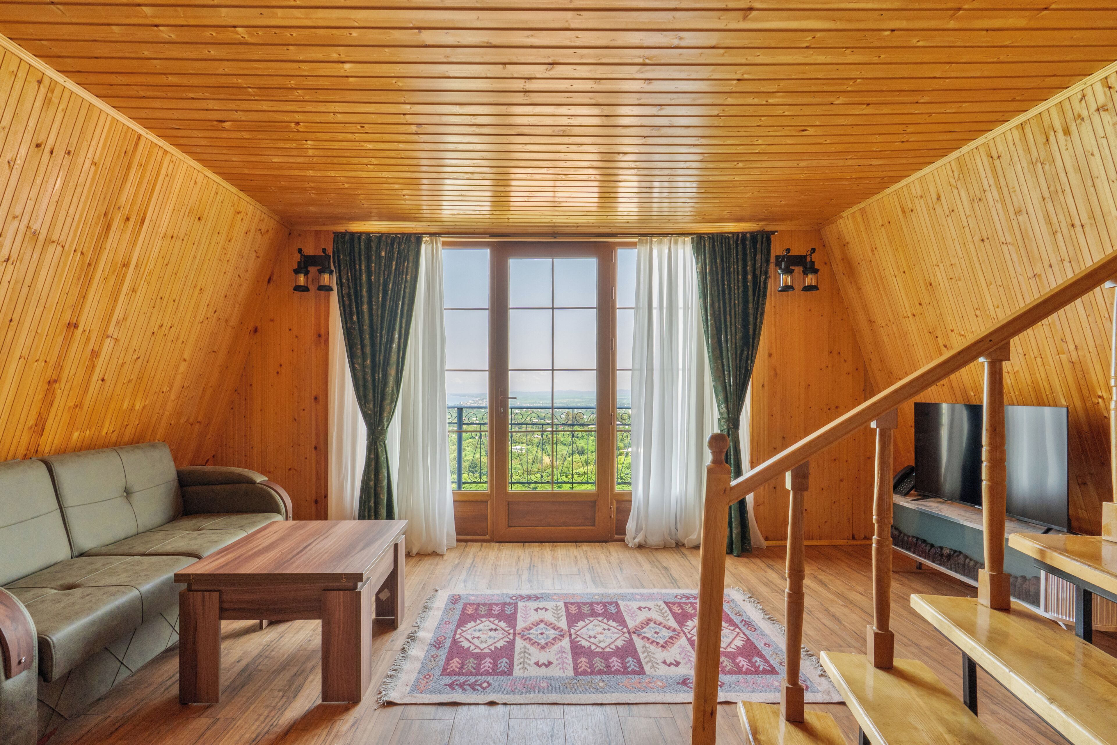 Chalet, Sea View | Hypo-allergenic bedding available, desk, laptop workspace, soundproofing