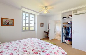 8 bedrooms, iron/ironing board, free WiFi, bed sheets