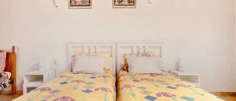 1 chambre, fer et planche Ă repasser, Wi-Fi, draps fournis