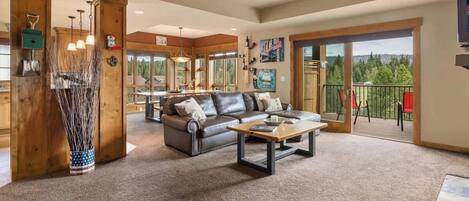 Fernseher, Kamin, Arbeitsbereiche