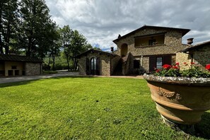 Property grounds - LE.Gi-Biz ( Farmhouse LE.GI) (Pietraviva)