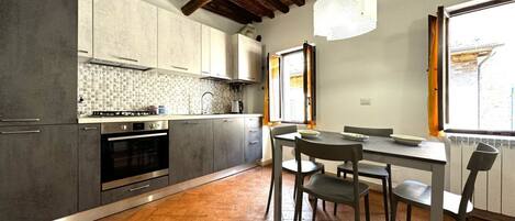 Frigorífic, forn, placa de cuina i rentaplats