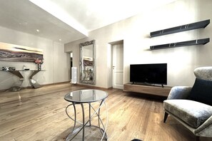 Living area - The small square of the Castellare (Siena)