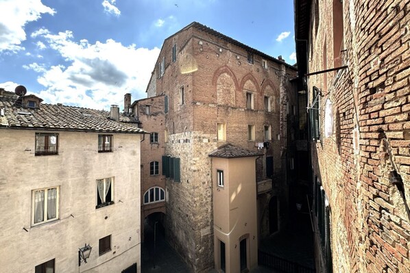 Exterior - The small square of the Castellare (Siena)