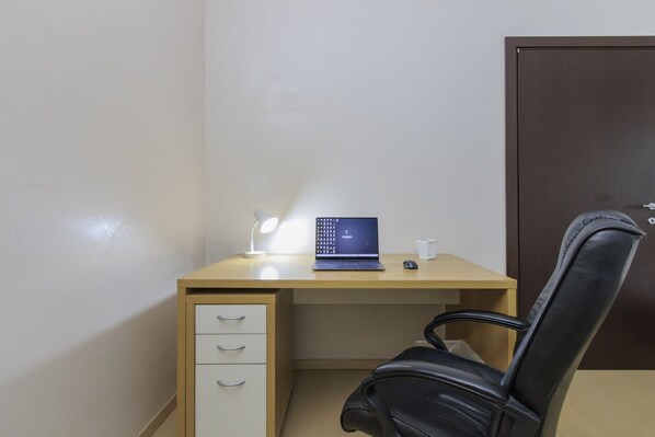 Interior - Explore Milan with your family from this spacious and cozy apartment, located just a 15-minute walk from the Duomo! Ideal for families of up to 5 people (plus a crib available upon request), the apartment is equipped with all the comforts you need for a (Milan)