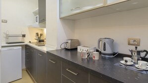Unclassified image, 5 of 38, button - Explore Milan with your family from this spacious and cozy apartment, located just a 15-minute walk from the Duomo! Ideal for families of up to 5 people (plus a crib available upon request), the apartment is equipped with all the comforts you need for a  (Milan)
