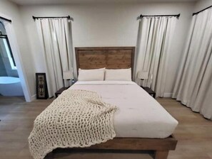 4 bedrooms, iron/ironing board, free WiFi, bed sheets