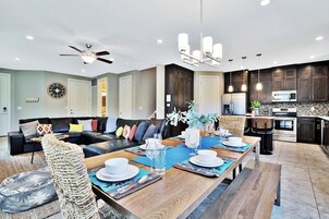 Casa familiar | Servicio de comidas en la habitación