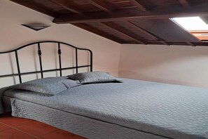 2 slaapkamers, een strijkplank/strijkijzer, gratis wifi, beddengoed