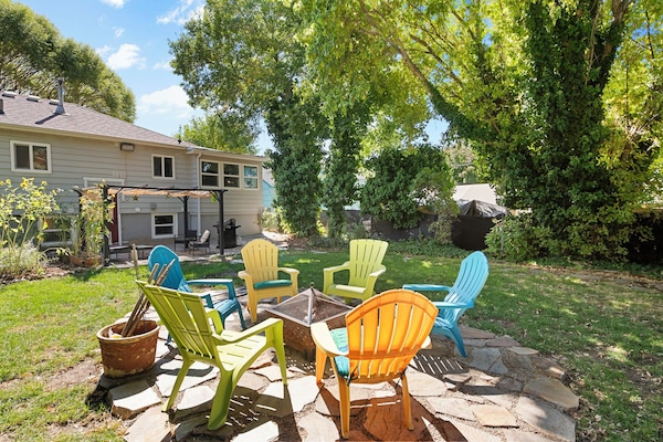Sit around the gas firepit and star gaze while enjoying your favorite beverage