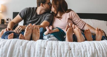 The Beehive Room: Sweet Country Living with fast city WiFi, Beauty, and Peace.