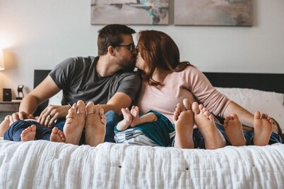 The Beehive Room: Sweet Country Living with fast city WiFi, Beauty, and Peace. 