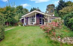 المنشأة من الخار ج