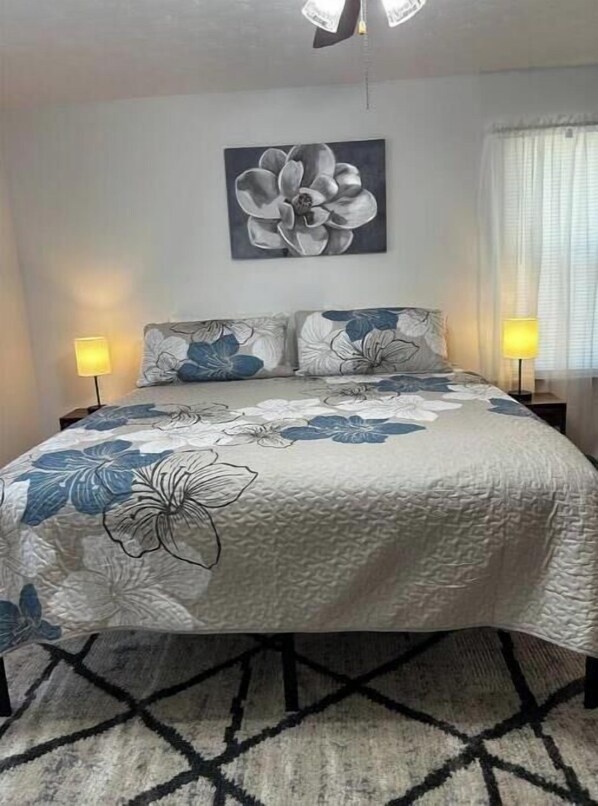 4 bedrooms, iron/ironing board, WiFi, bed sheets