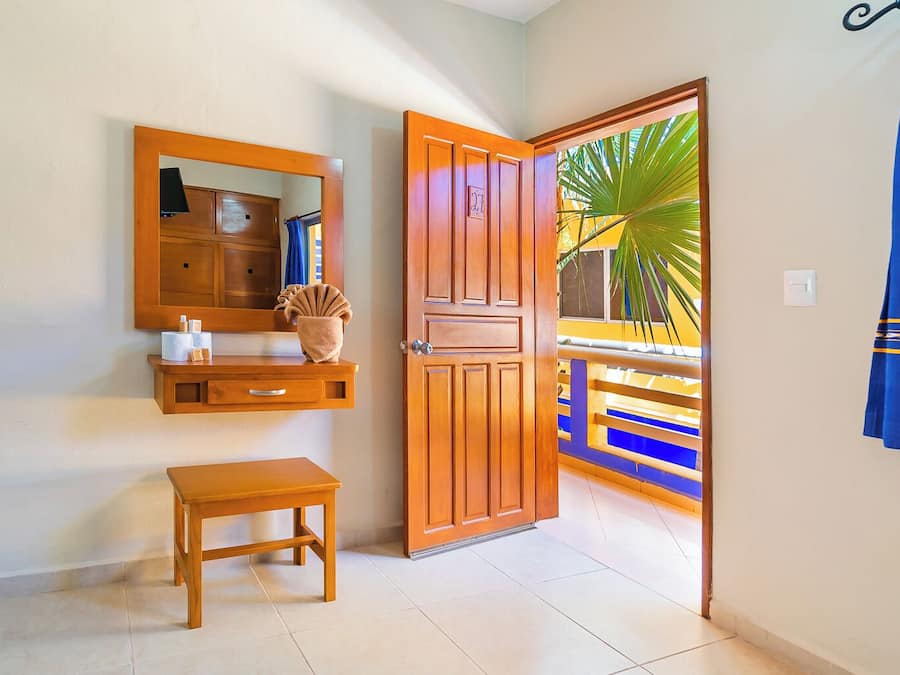 Comfort Room | Free WiFi