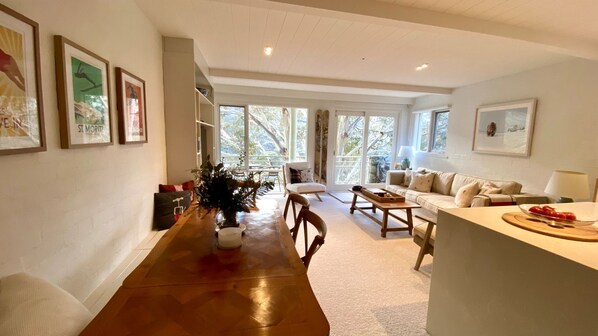 TV, fireplace - Inala 8 - Luxury with views (Thredbo)