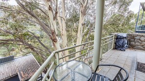 Property grounds - Inala 8 - Luxury with views (Thredbo)
