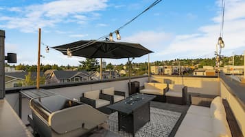 Comfort Townhome, City View | Terrace/patio