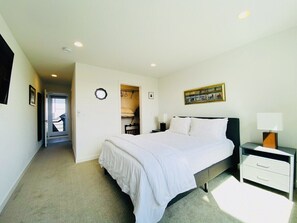 Comfort Townhome, City View | 2 bedrooms, iron/ironing board, free WiFi, bed sheets - Modern Ballard Townhouse - Rooftop (Seattle)