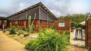 Children’s play area – outdoor